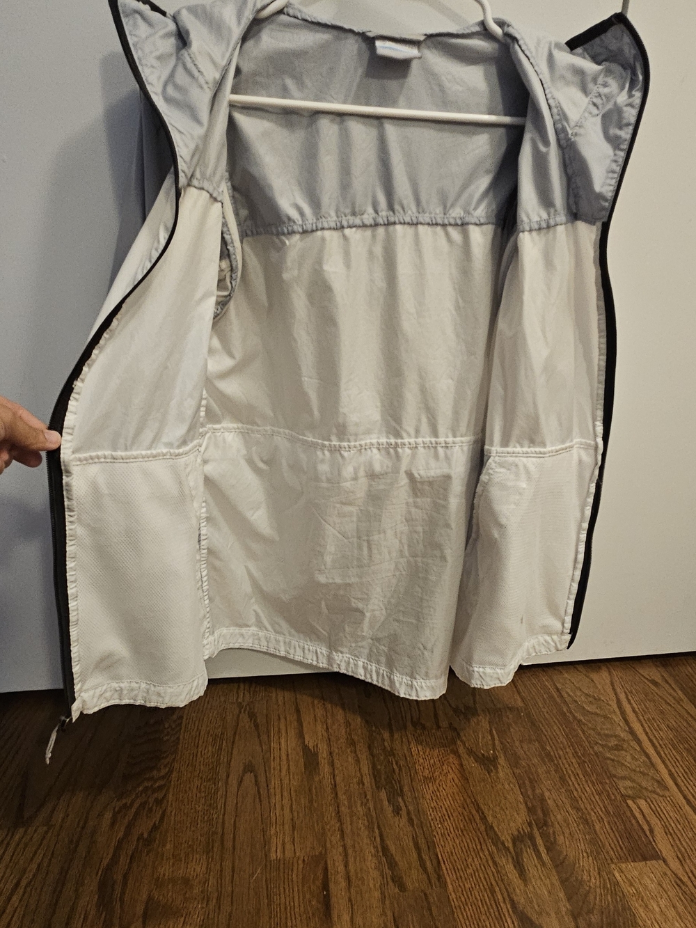 Columbia Windbreaker with Removable Sleeves (Unisex - S)